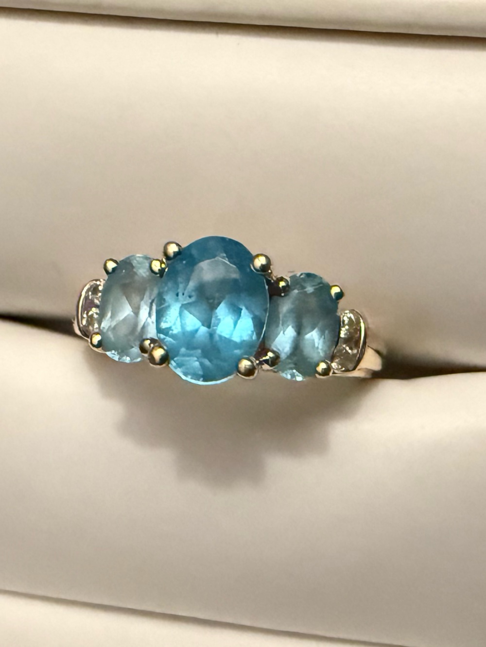 10K Yellow Gold Blue Vintage Topaz Three-Stone Past Present Future Ring